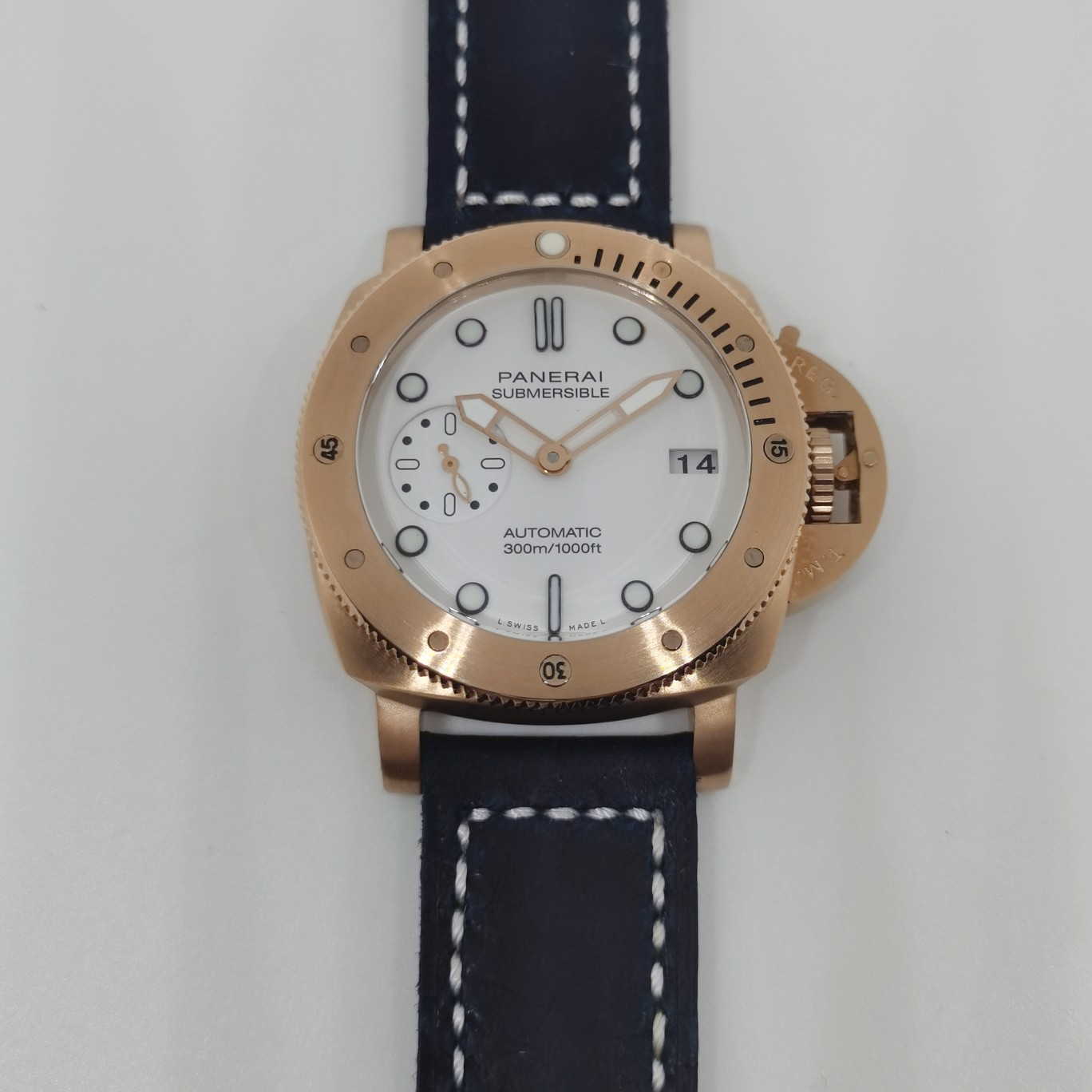 沛納海Panerai SUBMERSIBLE潛行系列PAM01223 直徑40mm 厚度12mm