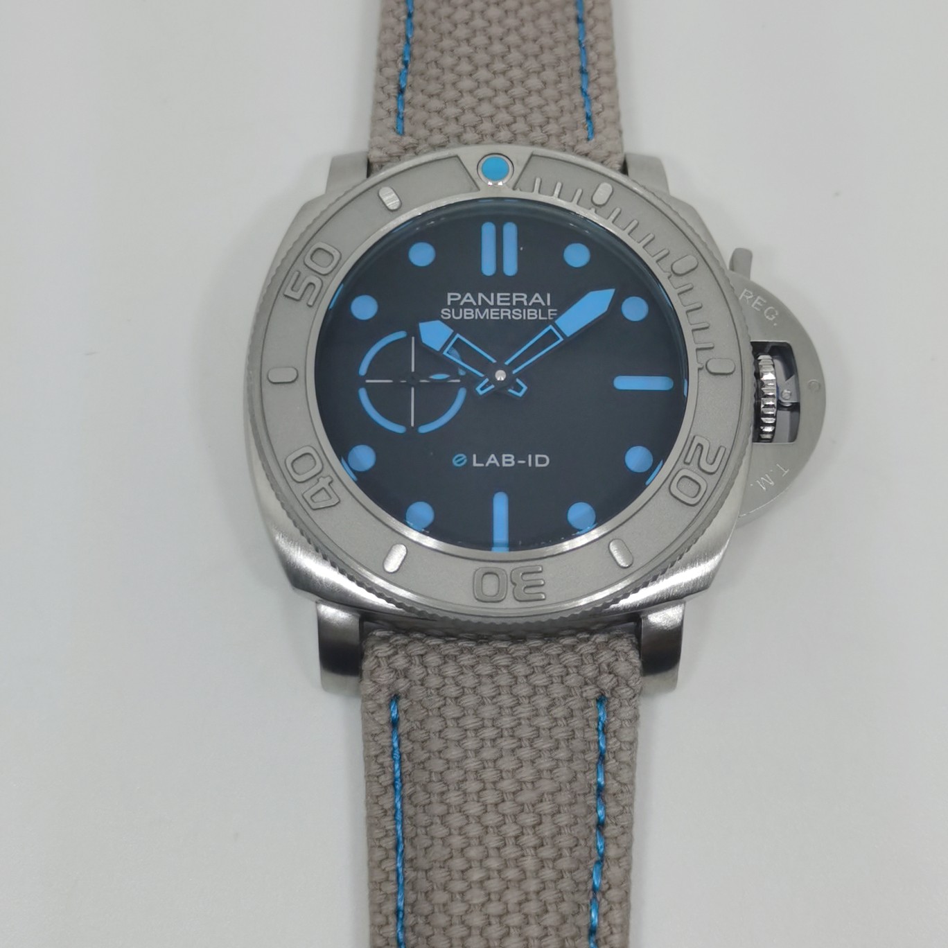沛納海Panerai熱賣款推薦！型號PAM01225 潛行系列 直徑47mm 大表盤 厚度15mm