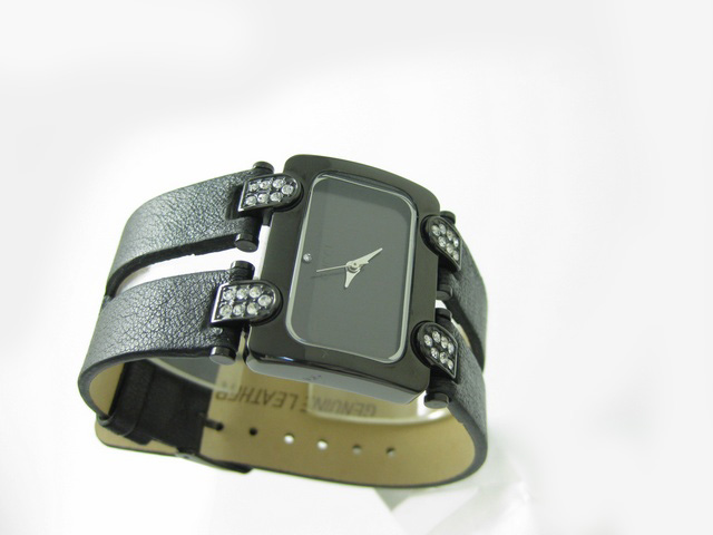 GUCCI方形镶钻腕表-GU-70
