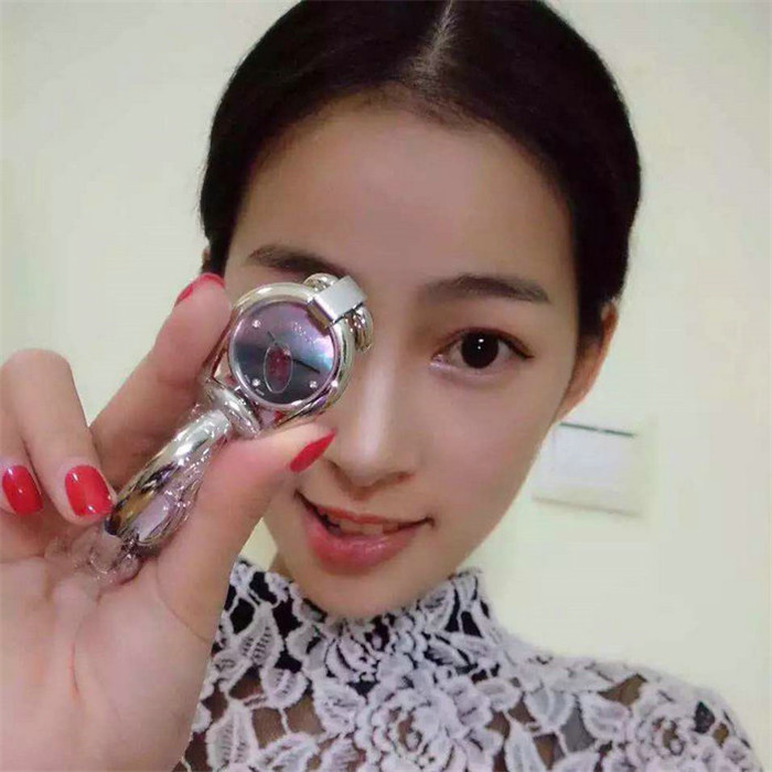 古奇Gucci手镯女表搭载瑞士机芯蓝宝石玻璃白色表盘