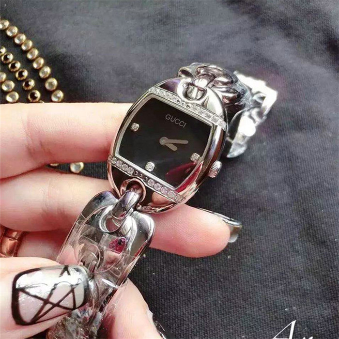 古驰Gucci原单手链款瑞士石英机芯蓝宝石玻璃镜面针扣式表扣